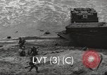 Standbild USA Landing Vehicle Tracked United States USA, 1953, aus Sekunde 33 historischem Filmmaterial Videoclip 65675060083