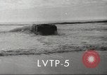 Standbild USA Landing Vehicle Tracked Personal-5 United States USA, 1953, aus Sekunde 12 historischem Filmmaterial Videoclip 65675060084