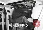 Standbild USA Landing Vehicle Tracked Personal-5 United States USA, 1953, aus Sekunde 20 historischem Filmmaterial Videoclip 65675060084