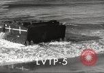 Standbild USA Landing Vehicle Tracked Personal-5 United States USA, 1953, aus Sekunde 24 historischem Filmmaterial Videoclip 65675060084
