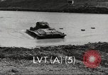 Standbild USA Landing Vehicle Tracked Personal-5 United States USA, 1953, aus Sekunde 28 historischem Filmmaterial Videoclip 65675060084