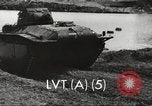 Standbild USA Landing Vehicle Tracked Personal-5 United States USA, 1953, aus Sekunde 36 historischem Filmmaterial Videoclip 65675060084
