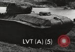 Standbild USA Landing Vehicle Tracked Personal-5 United States USA, 1953, aus Sekunde 38 historischem Filmmaterial Videoclip 65675060084