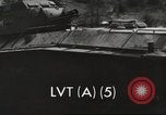 Standbild USA Landing Vehicle Tracked Personal-5 United States USA, 1953, aus Sekunde 40 historischem Filmmaterial Videoclip 65675060084