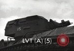 Standbild USA Landing Vehicle Tracked Personal-5 United States USA, 1953, aus Sekunde 51 historischem Filmmaterial Videoclip 65675060084