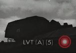 Standbild USA Landing Vehicle Tracked Personal-5 United States USA, 1953, aus Sekunde 53 historischem Filmmaterial Videoclip 65675060084