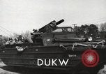 Standbild USA 6-wheel drive amphibious Truck United States USA, 1953, aus Sekunde 18 historischem Filmmaterial Videoclip 65675060085