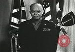 Immagine di 5 star General Dwight D Eisenhower introduce film Europa, 1944, secondo 31 filmato di repertorio 65675060090