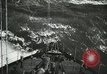Immagine di Convoglio navale britannico che scortava navi mercantili della seconda guerra mondiale Oceano Atlantico settentrionale, 1941, secondo 7 filmato di repertorio 65675060092