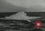 Immagine di Convoglio navale britannico che scortava navi mercantili della seconda guerra mondiale Oceano Atlantico settentrionale, 1941, secondo 11 filmato di repertorio 65675060092