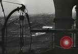 Immagine di Convoglio navale britannico che scortava navi mercantili della seconda guerra mondiale Oceano Atlantico settentrionale, 1941, secondo 18 filmato di repertorio 65675060092