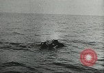Immagine di Convoglio navale britannico che scortava navi mercantili della seconda guerra mondiale Oceano Atlantico settentrionale, 1941, secondo 36 filmato di repertorio 65675060092