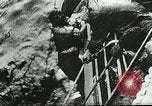 Immagine di Convoglio navale britannico che scortava navi mercantili della seconda guerra mondiale Oceano Atlantico settentrionale, 1941, secondo 49 filmato di repertorio 65675060092