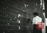 Immagine di Convoglio navale britannico che scortava navi mercantili della seconda guerra mondiale Oceano Atlantico settentrionale, 1941, secondo 55 filmato di repertorio 65675060092