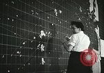 Immagine di Convoglio navale britannico che scortava navi mercantili della seconda guerra mondiale Oceano Atlantico settentrionale, 1941, secondo 56 filmato di repertorio 65675060092