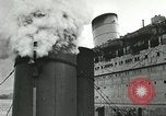 Standbild United States Truppen Ankunft in Liverpool England während des Weltkrieges 2 London England, 1942, aus Sekunde 6 historischem Filmmaterial Videoclip 65675060093