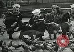 Standbild United States Truppen Ankunft in Liverpool England während des Weltkrieges 2 London England, 1942, aus Sekunde 44 historischem Filmmaterial Videoclip 65675060093