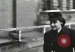 Standbild United States Truppen Ankunft in Liverpool England während des Weltkrieges 2 London England, 1942, aus Sekunde 57 historischem Filmmaterial Videoclip 65675060093
