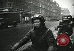 Standbild United States Truppen Ankunft in Liverpool England während des Weltkrieges 2 London England, 1942, aus Sekunde 60 historischem Filmmaterial Videoclip 65675060093