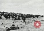 Standbild alliierten Invasion in der Normandie am D-Day Normandie Frankreich, 1944, aus Sekunde 56 historischem Filmmaterial Videoclip 65675060098