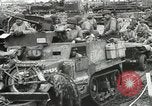 Immagine di Truppe alleate e attrezzature essendo portata a terra sulla spiaggia di Omaha Normandia Francia, 1944, secondo 25 filmato di repertorio 65675060099