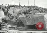 Immagine di Truppe alleate e attrezzature essendo portata a terra sulla spiaggia di Omaha Normandia Francia, 1944, secondo 40 filmato di repertorio 65675060099