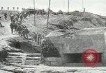 Immagine di Truppe alleate e attrezzature essendo portata a terra sulla spiaggia di Omaha Normandia Francia, 1944, secondo 41 filmato di repertorio 65675060099