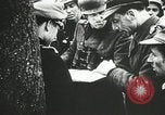 Standbild Amerikanische und deutsche Kräfte konvergieren in der Schlacht nach der Invasion der Normandie Mortain Frankreich, 1944, aus Sekunde 9 historischem Filmmaterial Videoclip 65675060104