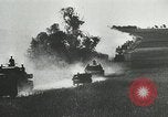 Standbild Amerikanische und deutsche Kräfte konvergieren in der Schlacht nach der Invasion der Normandie Mortain Frankreich, 1944, aus Sekunde 14 historischem Filmmaterial Videoclip 65675060104