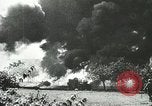 Standbild Amerikanische und deutsche Kräfte konvergieren in der Schlacht nach der Invasion der Normandie Mortain Frankreich, 1944, aus Sekunde 26 historischem Filmmaterial Videoclip 65675060104