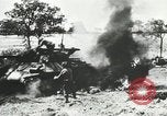 Standbild Amerikanische und deutsche Kräfte konvergieren in der Schlacht nach der Invasion der Normandie Mortain Frankreich, 1944, aus Sekunde 28 historischem Filmmaterial Videoclip 65675060104