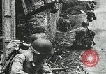 Standbild Amerikanische und deutsche Kräfte konvergieren in der Schlacht nach der Invasion der Normandie Mortain Frankreich, 1944, aus Sekunde 36 historischem Filmmaterial Videoclip 65675060104