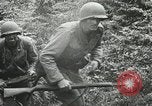 Standbild Amerikanische und deutsche Kräfte konvergieren in der Schlacht nach der Invasion der Normandie Mortain Frankreich, 1944, aus Sekunde 40 historischem Filmmaterial Videoclip 65675060104