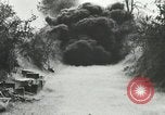 Standbild Amerikanische und deutsche Kräfte konvergieren in der Schlacht nach der Invasion der Normandie Mortain Frankreich, 1944, aus Sekunde 47 historischem Filmmaterial Videoclip 65675060104
