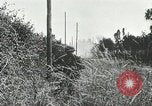Standbild Amerikanische und deutsche Kräfte konvergieren in der Schlacht nach der Invasion der Normandie Mortain Frankreich, 1944, aus Sekunde 56 historischem Filmmaterial Videoclip 65675060104
