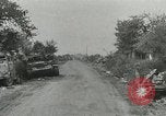 Image des milliers de prisonniers de guerre allemands France, 1944, de la seconde 11 séquences d'archives historiques vidéo 65675060106