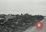 Image des milliers de prisonniers de guerre allemands France, 1944, de la seconde 14 séquences d'archives historiques vidéo 65675060106