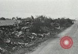 Image des milliers de prisonniers de guerre allemands France, 1944, de la seconde 15 séquences d'archives historiques vidéo 65675060106