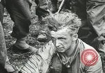 Image des milliers de prisonniers de guerre allemands France, 1944, de la seconde 41 séquences d'archives historiques vidéo 65675060106