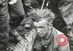 Image des milliers de prisonniers de guerre allemands France, 1944, de la seconde 42 séquences d'archives historiques vidéo 65675060106