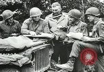 Image Les unités de blindés américains avance à grande vitesse en France Paris France, 1944, de la seconde 22 séquences d'archives historiques vidéo 65675060107