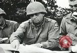 Image Les unités de blindés américains avance à grande vitesse en France Paris France, 1944, de la seconde 27 séquences d'archives historiques vidéo 65675060107