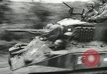 Image Les unités de blindés américains avance à grande vitesse en France Paris France, 1944, de la seconde 35 séquences d'archives historiques vidéo 65675060107