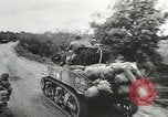 Image Les unités de blindés américains avance à grande vitesse en France Paris France, 1944, de la seconde 36 séquences d'archives historiques vidéo 65675060107
