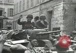 Image Les unités de blindés américains avance à grande vitesse en France Paris France, 1944, de la seconde 48 séquences d'archives historiques vidéo 65675060107