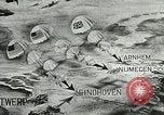 Image American les unités aéroportées chuter au niveau Holland, 1945, de la seconde 23 séquences d'archives historiques vidéo 65675060109