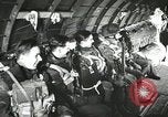 Image American les unités aéroportées chuter au niveau Holland, 1945, de la seconde 34 séquences d'archives historiques vidéo 65675060109