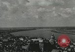 Image alliés s'emparer du contrôle de rivière Escaut Anvers Belgique, 1945, de la seconde 28 séquences d'archives historiques vidéo 65675060110