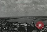 Image alliés s'emparer du contrôle de rivière Escaut Anvers Belgique, 1945, de la seconde 29 séquences d'archives historiques vidéo 65675060110