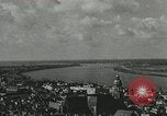 Image alliés s'emparer du contrôle de rivière Escaut Anvers Belgique, 1945, de la seconde 31 séquences d'archives historiques vidéo 65675060110